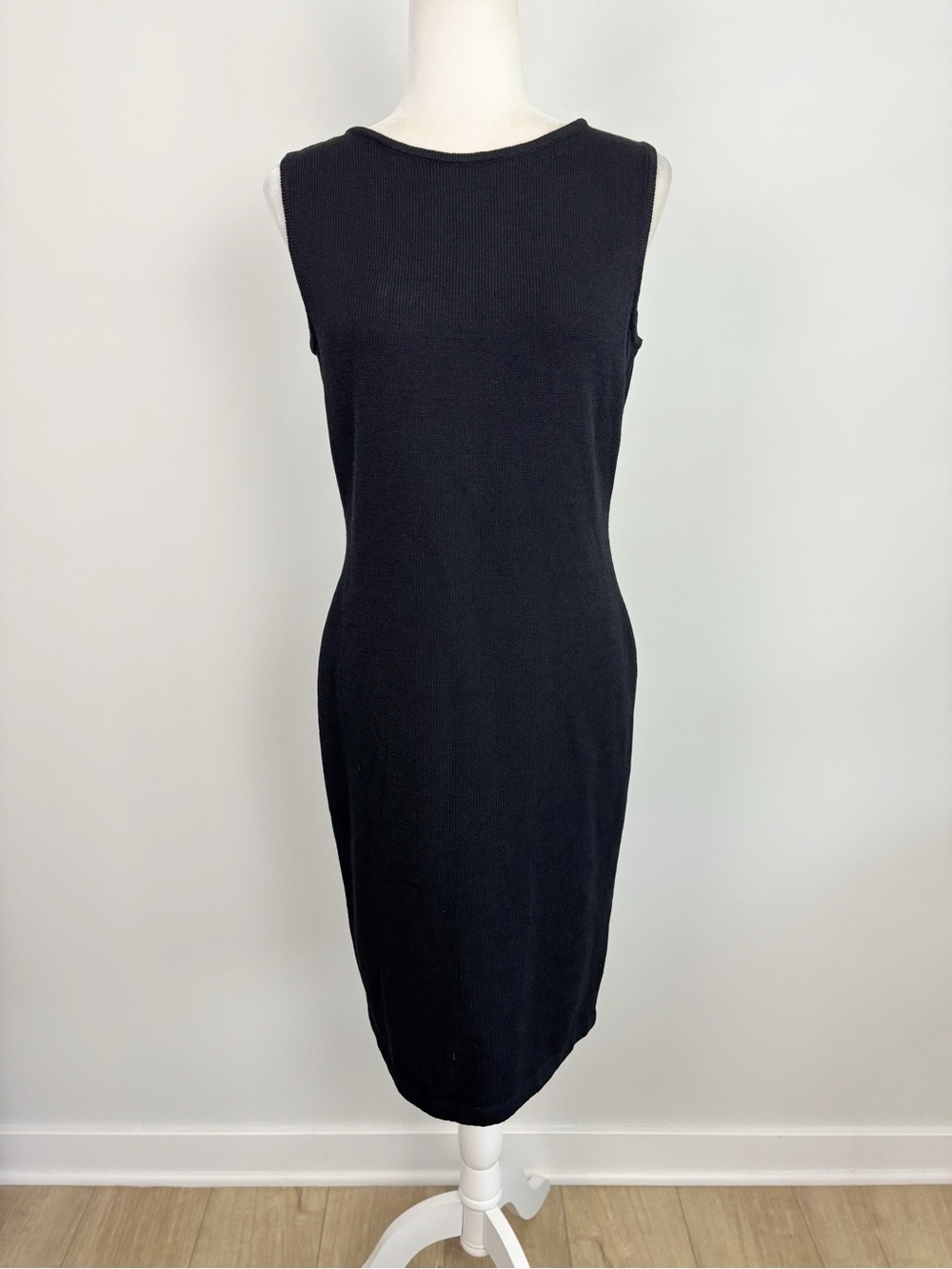 St. John Evening Sleeveless Sheath Santana Knit Dress in Black Size 6